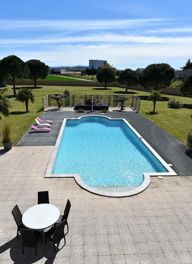 Sous Les Pins Hotell Étoile-sur-Rhône Exteriör bild