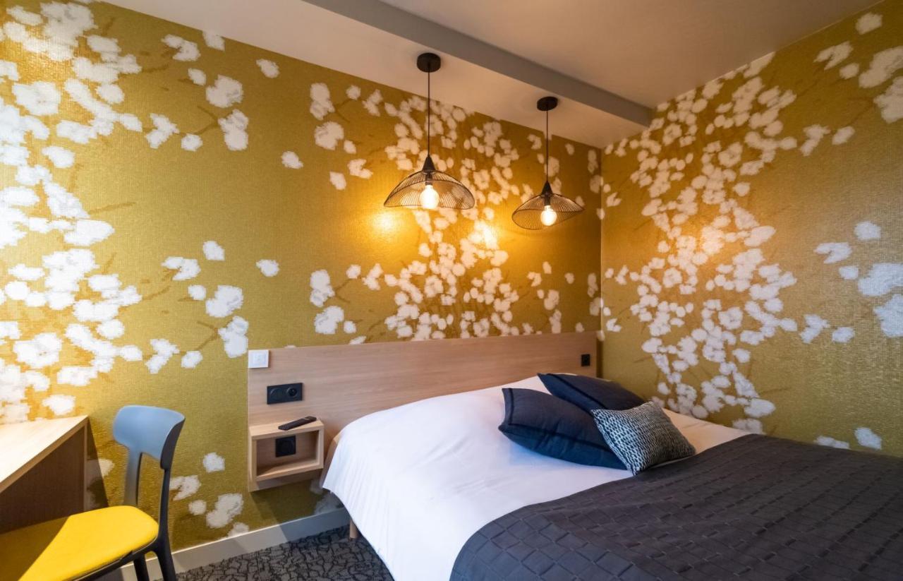 Sous Les Pins Hotell Étoile-sur-Rhône Exteriör bild